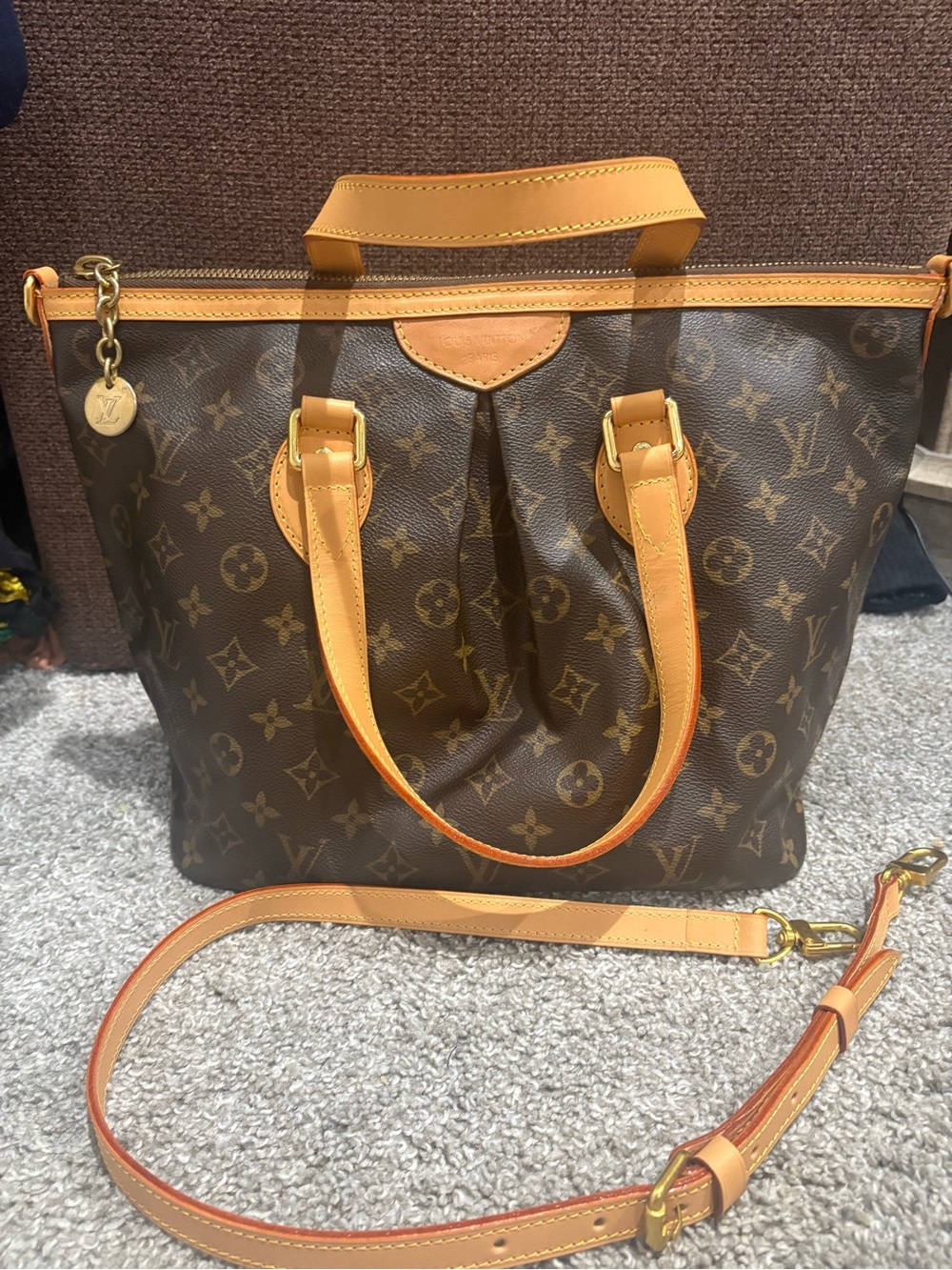 Louis Vuitton - Picture 4 of 16